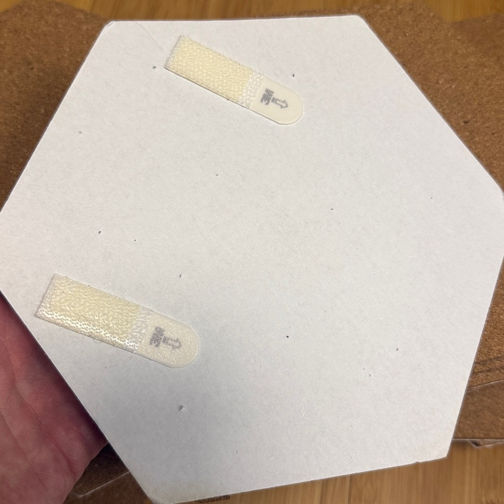 Set of 24 hexagon 4” cork board pieces self adhesive - Picture 3 of 4